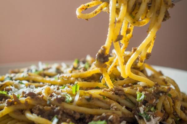 Játrové špagety ala bolognese / Jamie Oliver