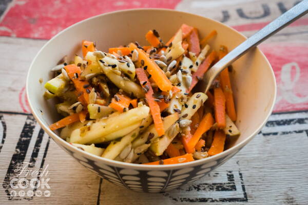 Křupavý salát se semínky podle Jamie Olivera